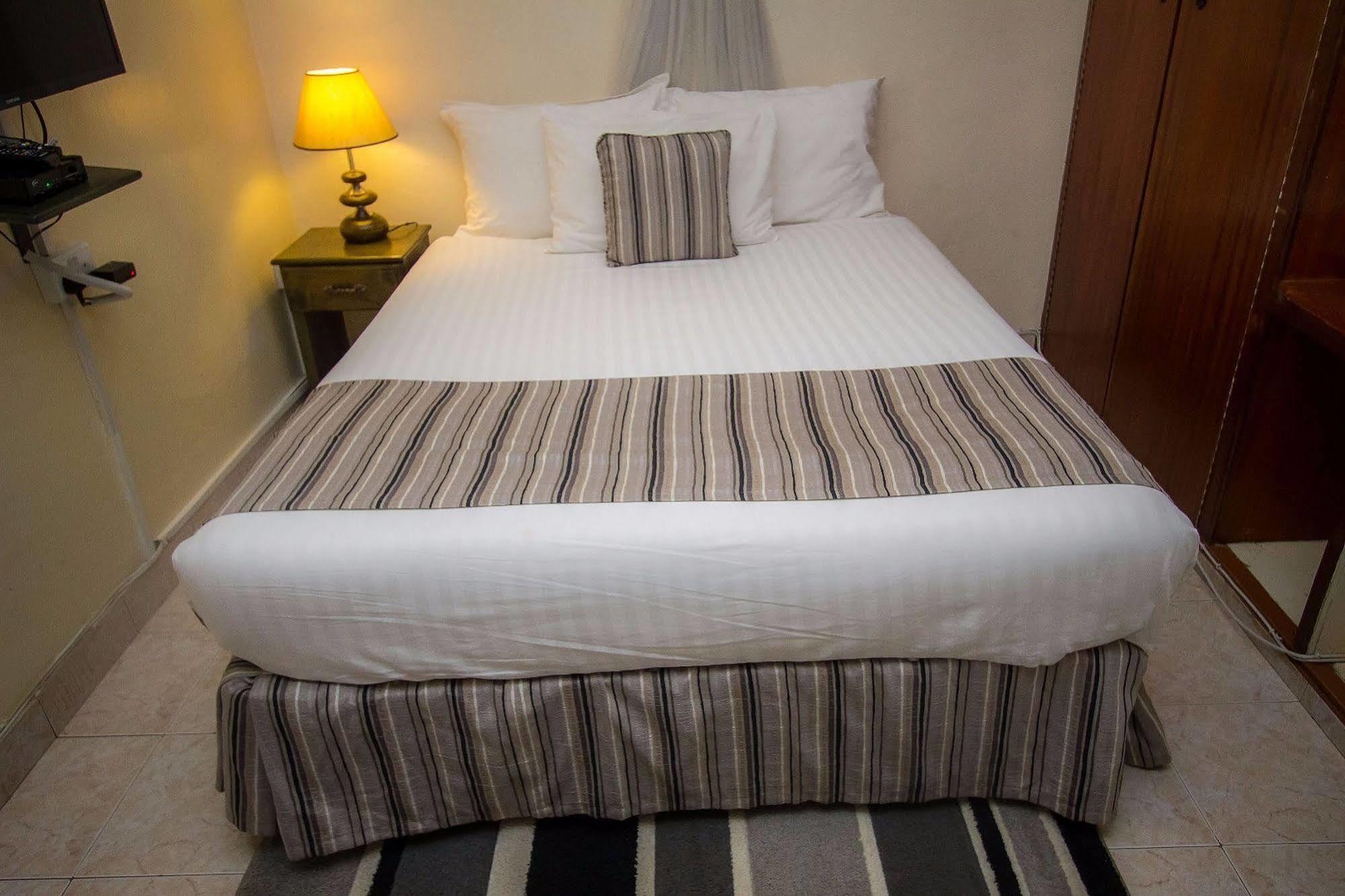 Magnolia Pine Bed & Breakfast Nairobi Esterno foto
