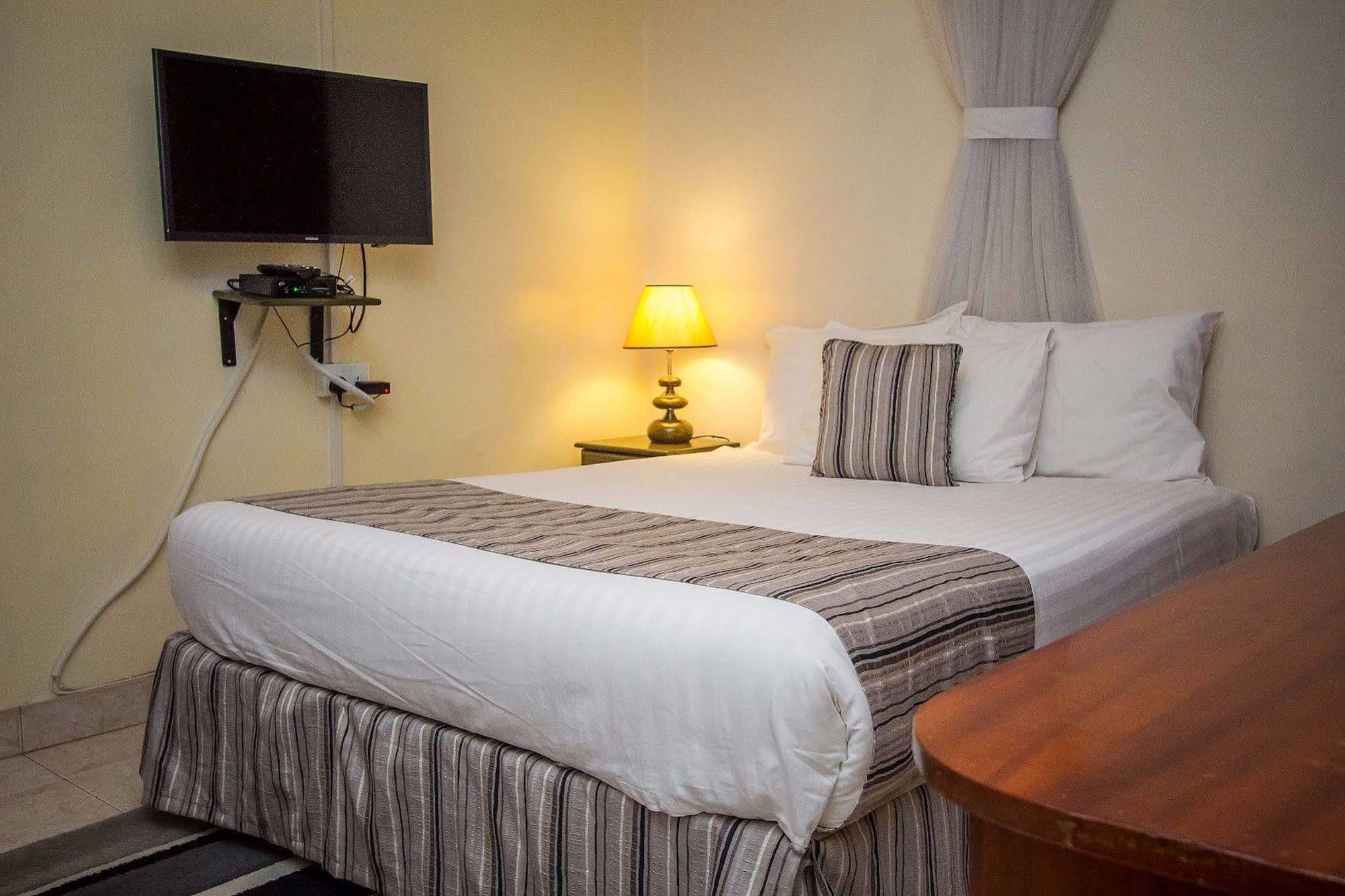 Magnolia Pine Bed & Breakfast Nairobi Esterno foto