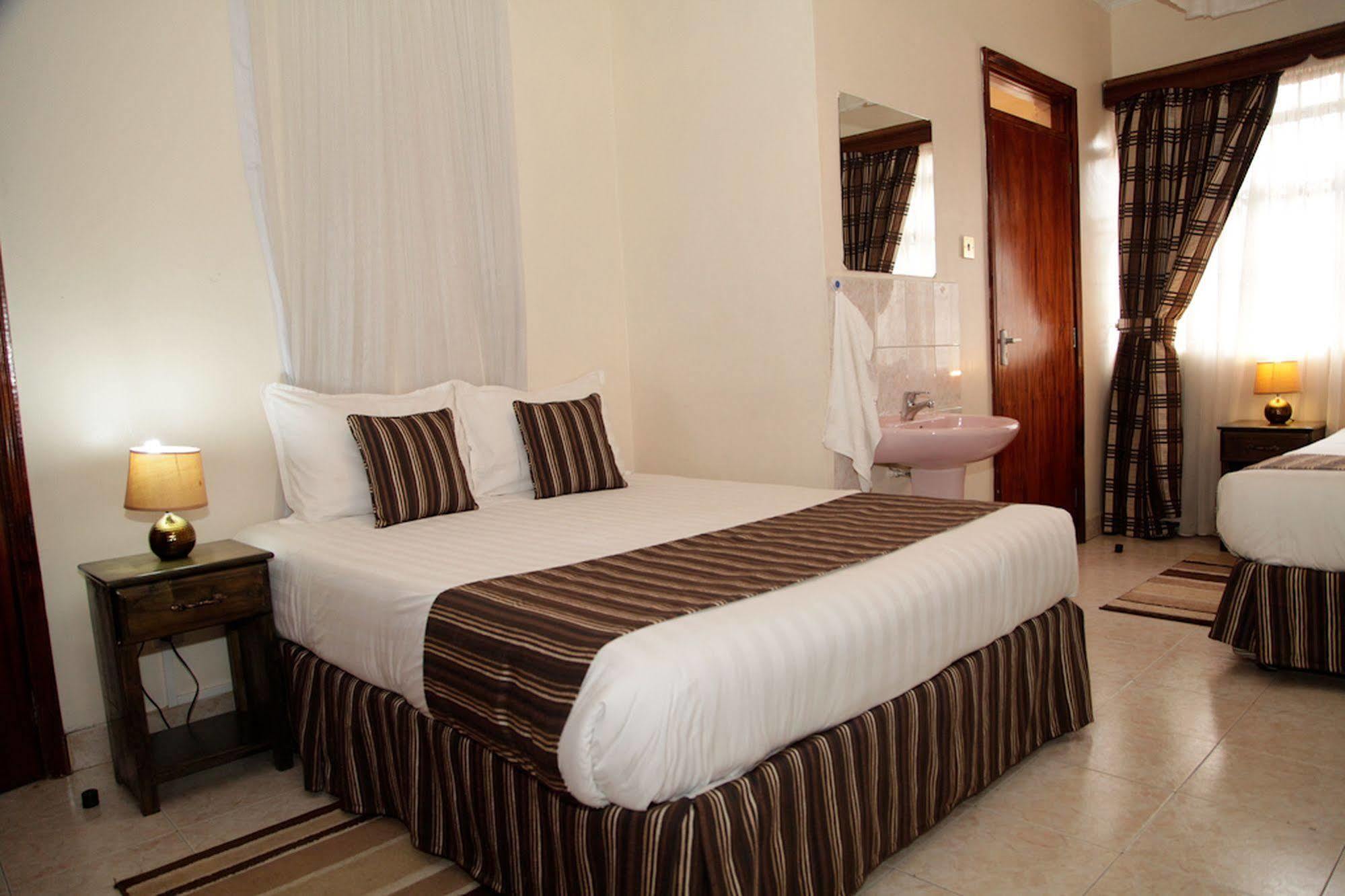Magnolia Pine Bed & Breakfast Nairobi Esterno foto