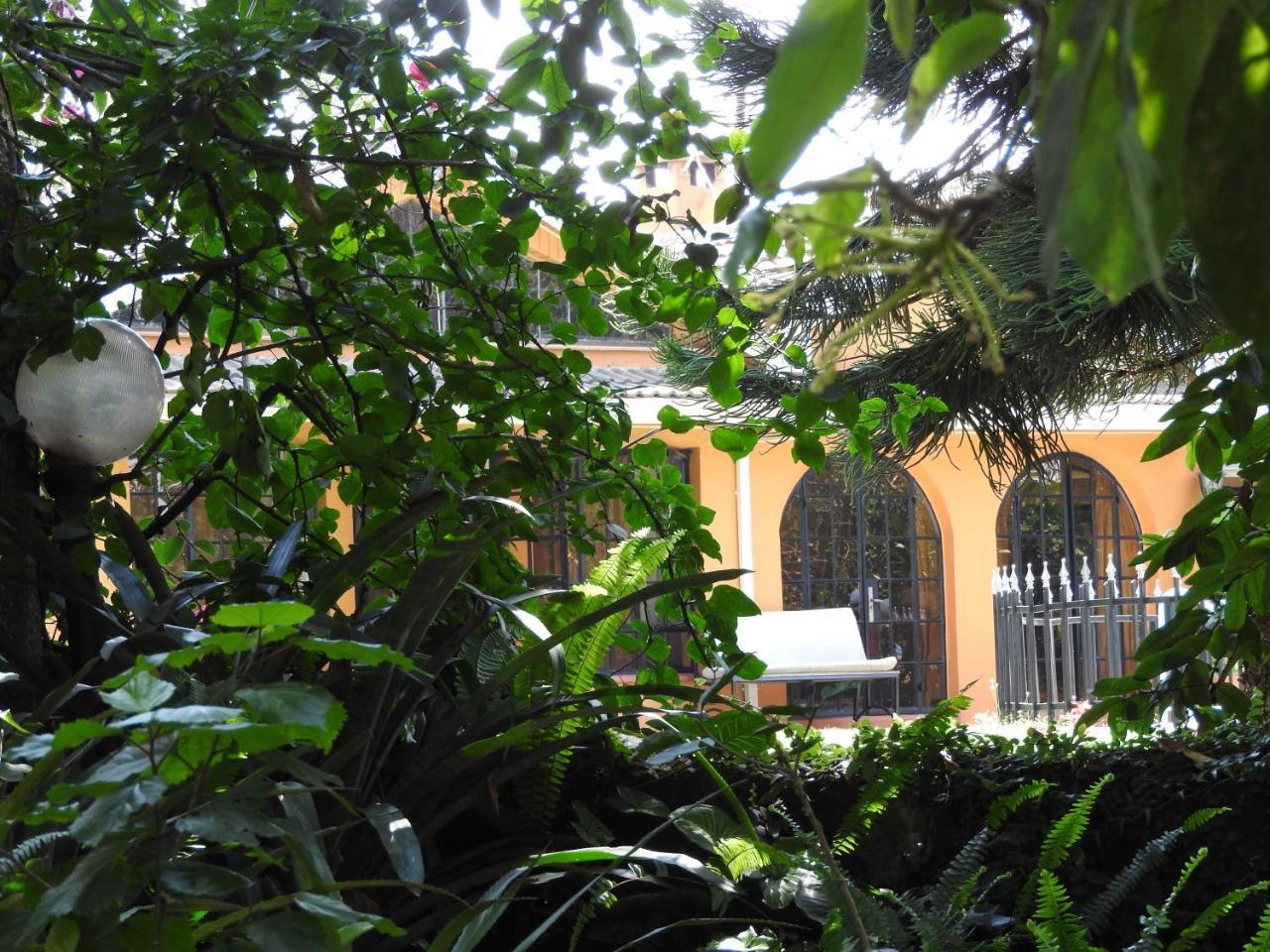 Magnolia Pine Bed & Breakfast Nairobi Esterno foto