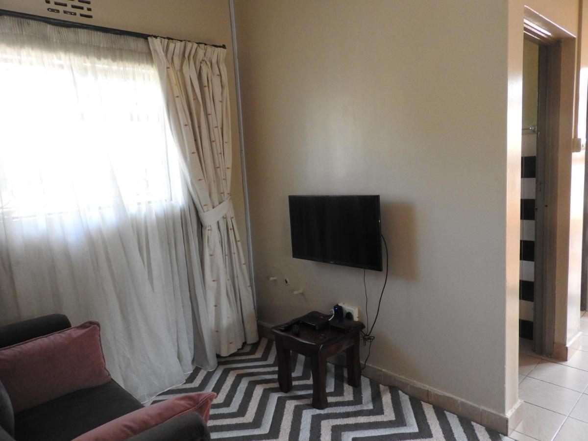 Magnolia Pine Bed & Breakfast Nairobi Esterno foto