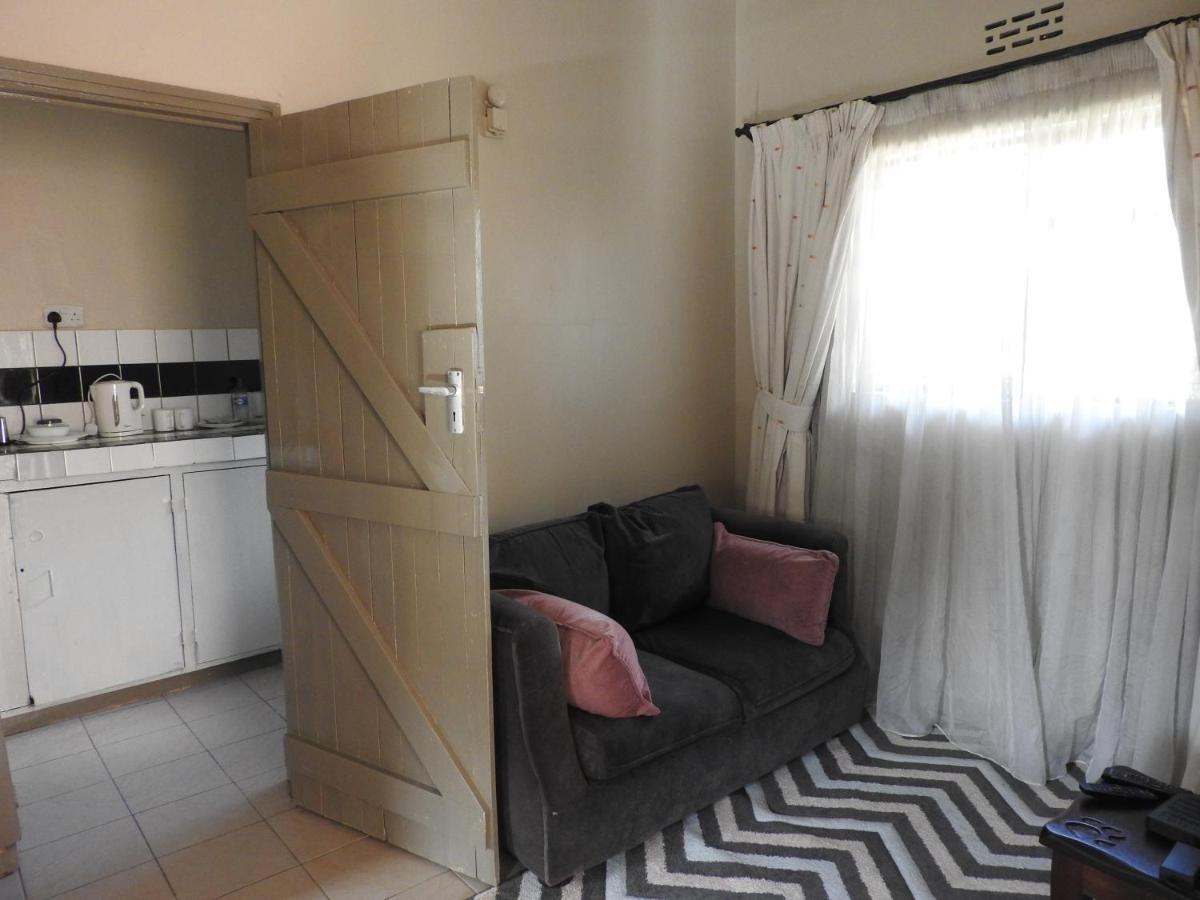 Magnolia Pine Bed & Breakfast Nairobi Esterno foto
